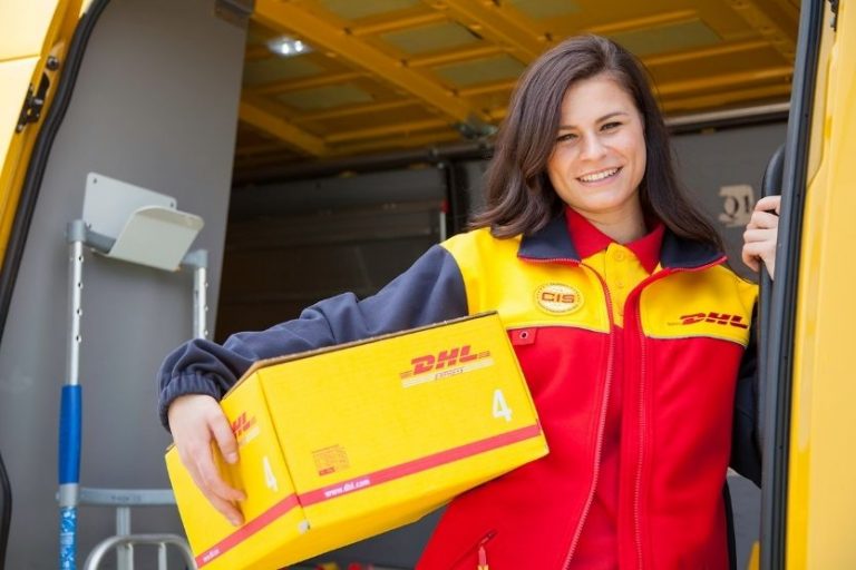 DHL Employee