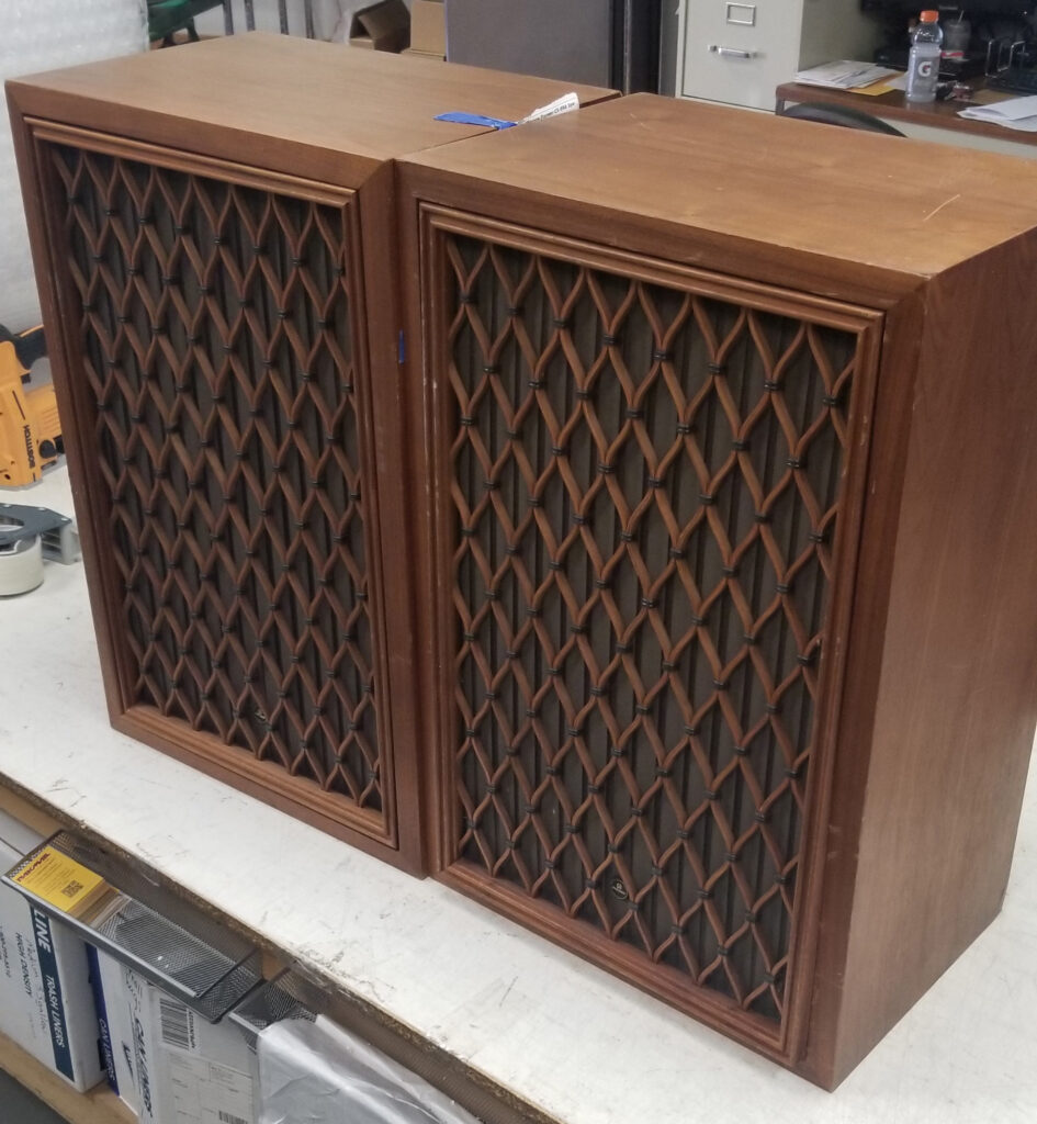 shipping-packing-antique-speakers
