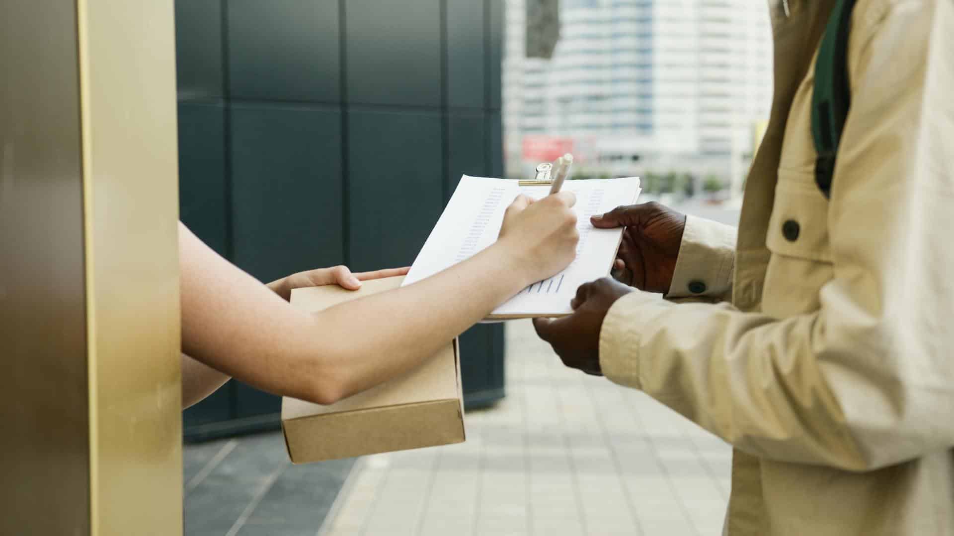 How a Shipping Company in Colorado Springs Can Ease Your Mind