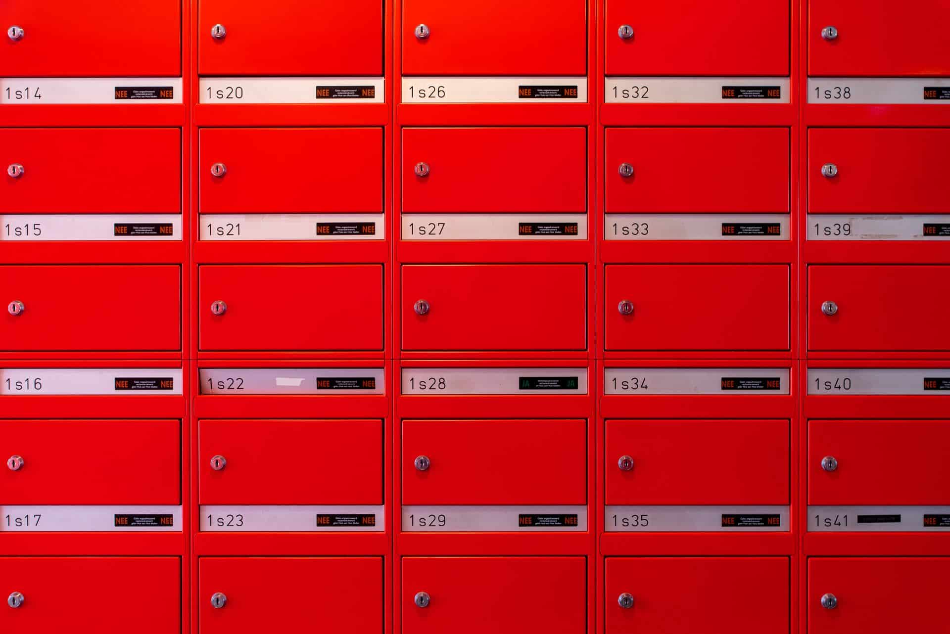 Should You Use Private Mailbox Services for Summer Travel?